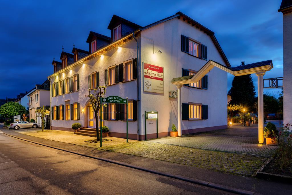 Moselhotel Ludwigs Köwerich エクステリア 写真