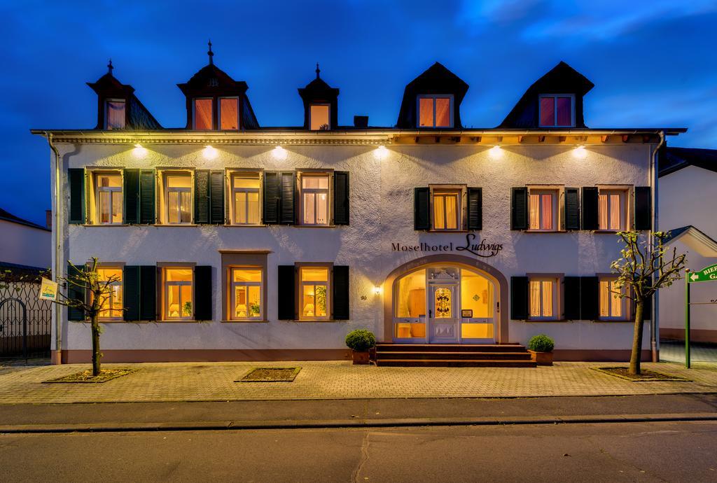 Moselhotel Ludwigs Köwerich エクステリア 写真